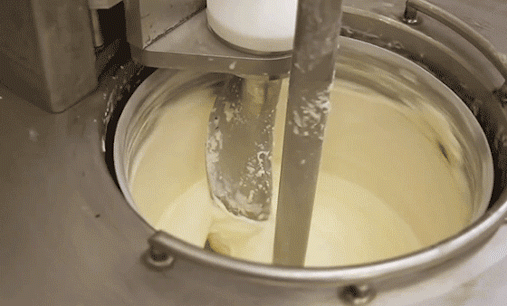 冰淇淋工厂大探秘:“雪人”的“脸”是怎么做出来的?(图5) 冰淇淋工厂大探秘:“雪人”的“脸”是怎么做出来的?(4)