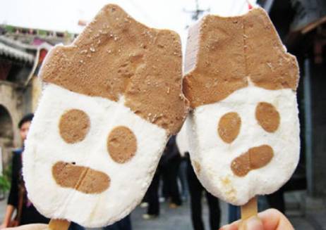 冰淇淋工厂大探秘:“雪人”的“脸”是怎么做出来的?(图9) 冰淇淋工厂大探秘:“雪人”的“脸”是怎么做出来的?(8)