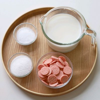 伊利小布丁怎么做好吃（百吃不腻的牛奶布丁教程）(1)