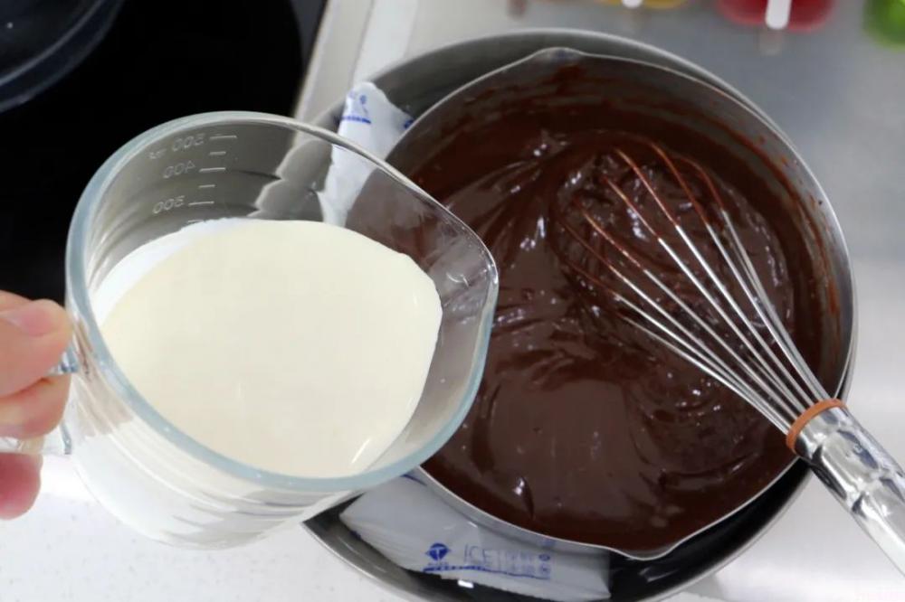 可可味冰淇淋的做法(冰淇淋的做法窍门)(12) 可可味冰淇淋的做法(冰淇淋的做法窍门)(12)