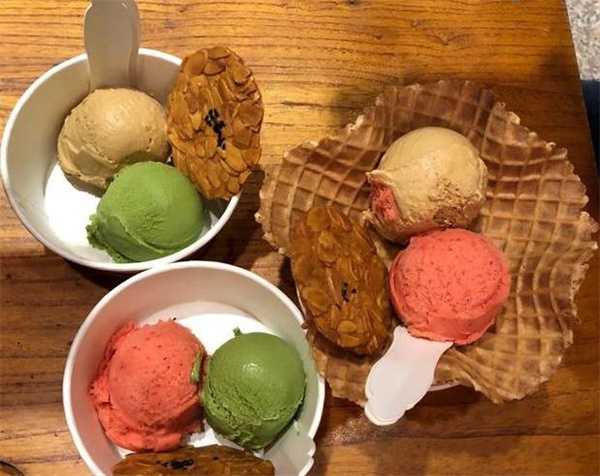网红冰淇淋店费多少钱（分享意冰客冰淇淋代理费用）(3)