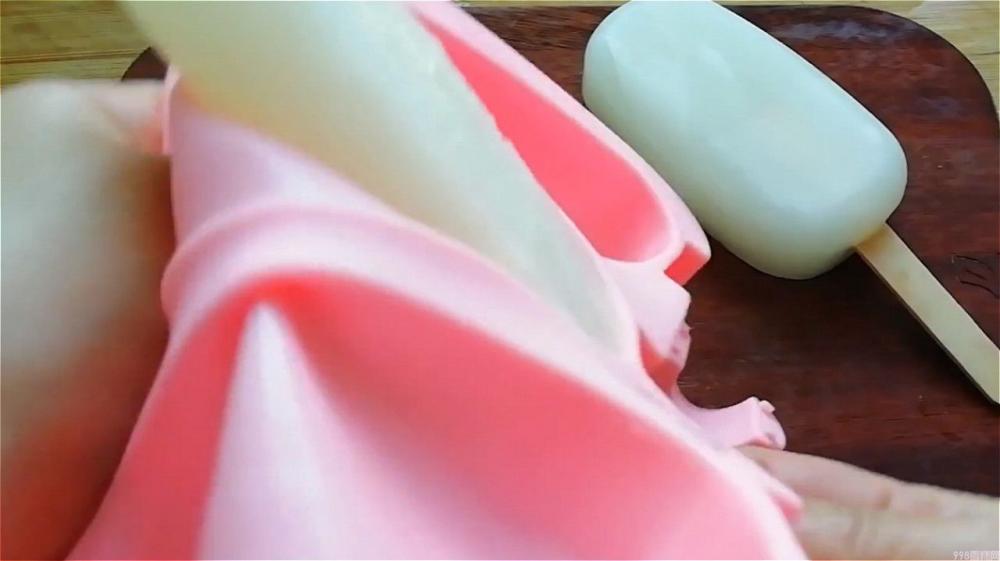 老式冰棍怎么做(只需要四种材料五分钟)(10) 老式冰棍怎么做(只需要四种材料五分钟)(10)