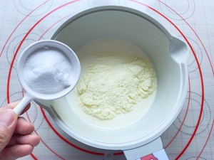 白巧克力脆皮雪糕的做法（入口即化无需打发）(3)