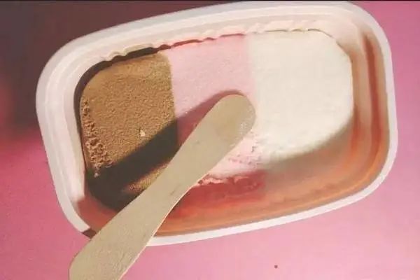 三色杯雪糕卖多少钱（小时候最爱的5种雪糕）(1)