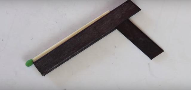 用雪糕棍做的枪怎么做（分享制作出的迷你武器让人忍不住鼓掌）(4)