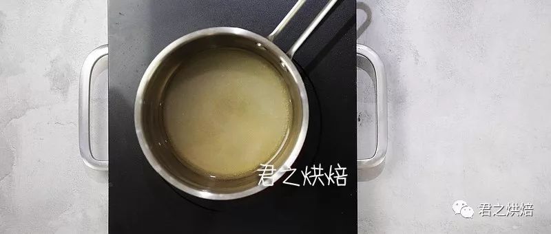 冰淇淋蛋糕的制作流程（家庭简易慕斯蛋糕简单又好吃做法）(7)