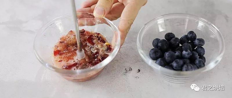 冰淇淋蛋糕的制作流程（家庭简易慕斯蛋糕简单又好吃做法）(11)