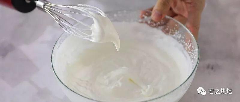 冰淇淋蛋糕的制作流程（家庭简易慕斯蛋糕简单又好吃做法）(13)