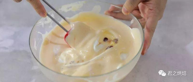冰淇淋蛋糕的制作流程（家庭简易慕斯蛋糕简单又好吃做法）(14)