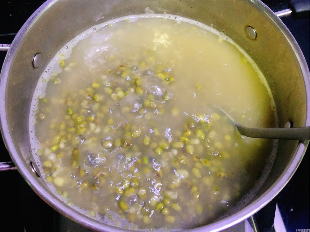 绿豆雪糕怎么做（教你在家做绿豆雪糕）(4)