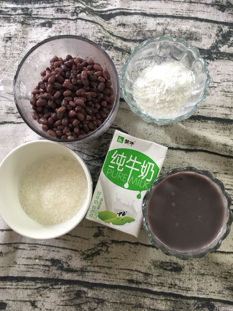 一瓶牛奶,一碗红豆,教你们做出美味鲜奶红豆冰棒(图2) 一瓶牛奶,一碗红豆,教你们做出美味鲜奶红豆冰棒(2)